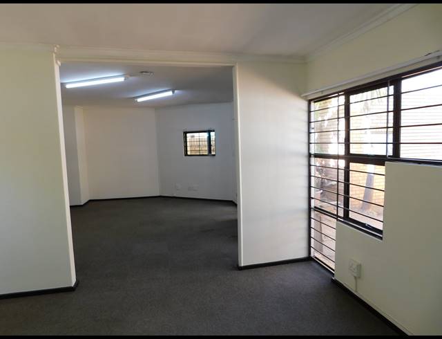 107M² OFFICE TO LET IN FERNDALE